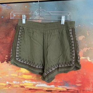 Abercrombie & Fitch olive shorts size small